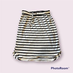 Tickled Teal Skirt. Like New!